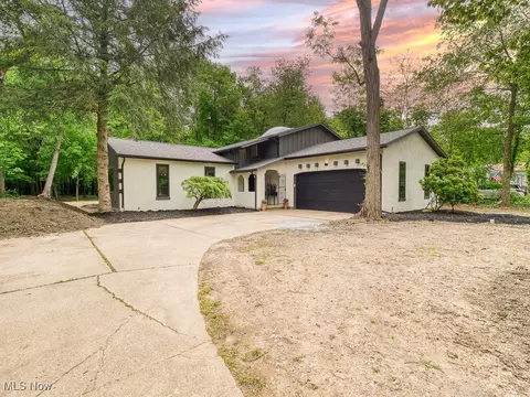 1429 Vermilion Rd, Vermilion, OH 44089