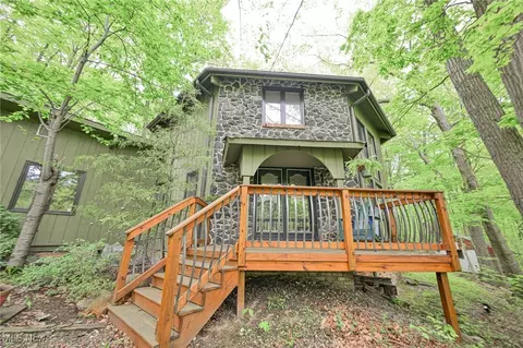 10951 Tibbetts Rd, Kirtland, OH 44094