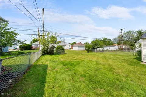 Exterior - 342 E 310th St, Willowick, OH 44095 photo 6 of 6