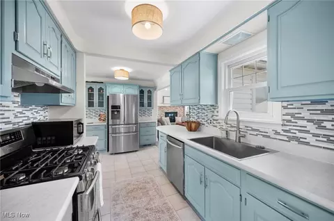 Kitchen - 342 E 310th St, Willowick, OH 44095 photo 2 of 4