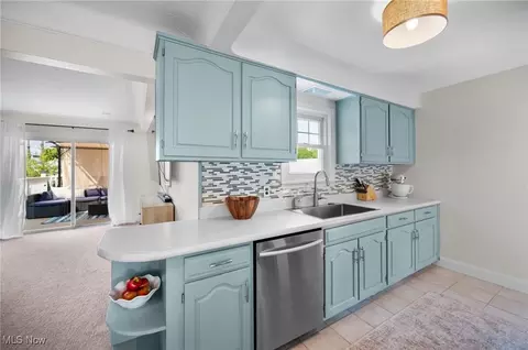 Kitchen - 342 E 310th St, Willowick, OH 44095 photo 1 of 4