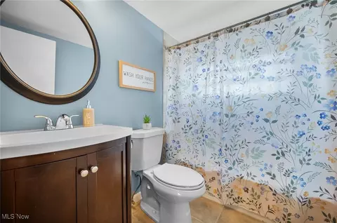 Bath - 342 E 310th St, Willowick, OH 44095 photo 2 of 2