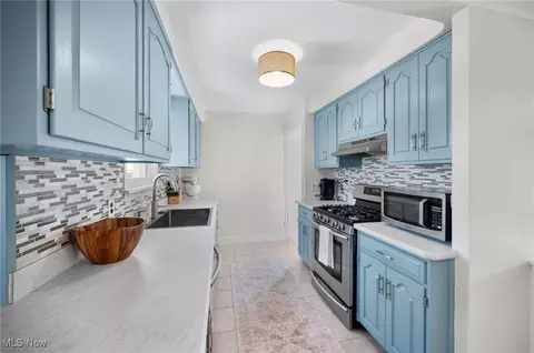 Kitchen - 342 E 310th St, Willowick, OH 44095 photo 3 of 4
