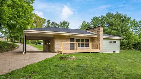 1899 Military Rd, Zanesville, OH 43701