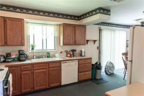 Kitchen - 175 Alexander Dr, Elyria, OH 44035 photo 3 of 3