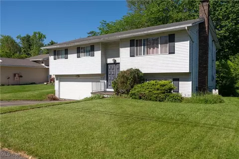 Exterior - 175 Alexander Dr, Elyria, OH 44035 photo 2 of 3