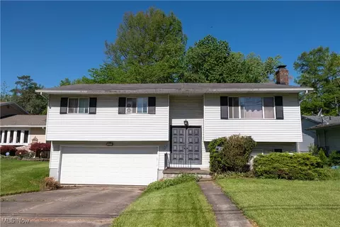 175 Alexander Dr, Elyria, OH 44035