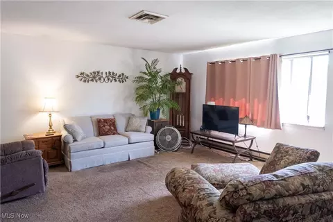 Living - 175 Alexander Dr, Elyria, OH 44035 photo 1 of 2