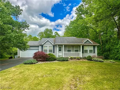895 Mcarthur Dr, Girard, OH 44420