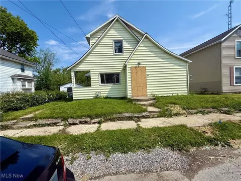 406 Ewing Ave, Lima, OH 45801