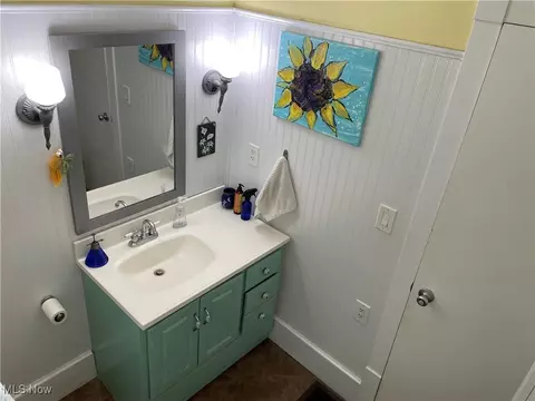 Bath - 1605 E 46th St, Ashtabula, OH 44004 photo 1 of 2