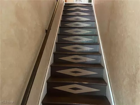 Entry Way - 1605 E 46th St, Ashtabula, OH 44004 photo 2 of 2
