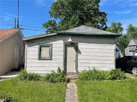 Exterior - 1605 E 46th St, Ashtabula, OH 44004 photo 4 of 4