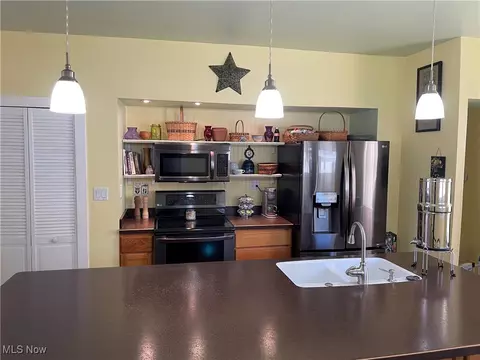 Kitchen - 1605 E 46th St, Ashtabula, OH 44004 photo 2 of 3