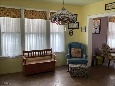 Entry Way - 1605 E 46th St, Ashtabula, OH 44004 photo 1 of 2