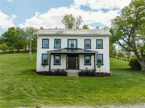3153 SW Boltz Orchard Rd, Sugarcreek, OH 44681
