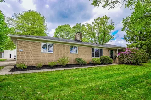 2078 S Medina Line Rd, Wadsworth, OH 44281
