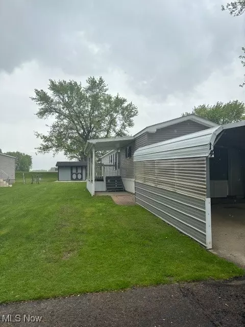 14 Carpenter Blvd, Marshallville, OH 44645