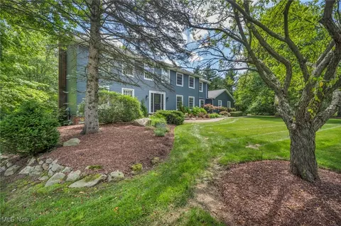 Exterior - 561 Willard Rd, Aurora, OH 44202 photo 3 of 11