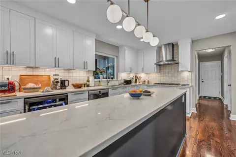 Kitchen - 561 Willard Rd, Aurora, OH 44202 photo 1 of 3