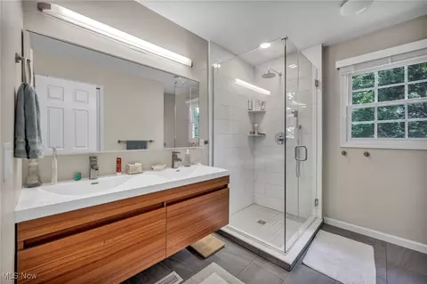 Bath - 561 Willard Rd, Aurora, OH 44202 photo 7 of 8