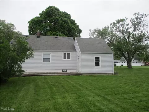 3809 Homewood Ave, Ashtabula, OH 44004 photo 2