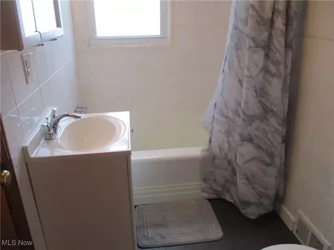 3809 Homewood Ave, Ashtabula, OH 44004 photo 9