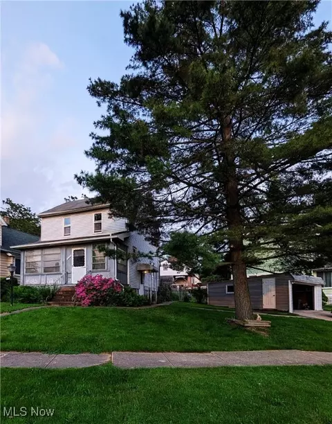 4745 Blythin Rd, Garfield Heights, OH 44125