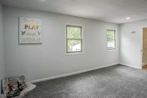 730 Chenoweth Dr, Akron, OH 44319 photo 16
