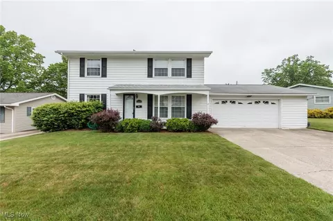 2344 Issaquah St, Cuyahoga Falls, OH 44221