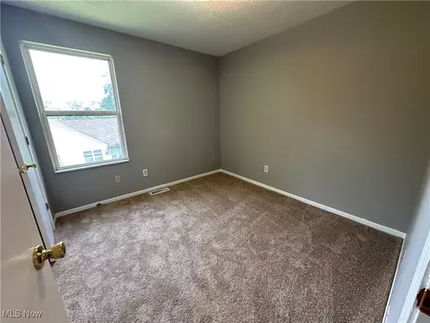 Bedroom - 1001 Scott Ave, Ashtabula, OH 44004 photo 2 of 4