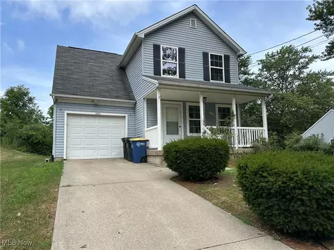 Exterior - 1001 Scott Ave, Ashtabula, OH 44004 photo 2 of 4