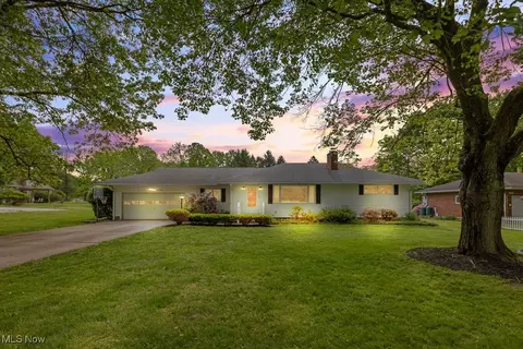 715 Hughey Dr, Kent, OH 44240