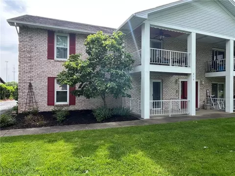 876 Pearson Cir #1, Youngstown, OH 44512