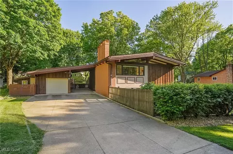 7353 Myrna Blvd, Kent, OH 44240