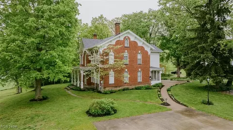 6877 Alliance Rd NW, Malvern, OH 44644