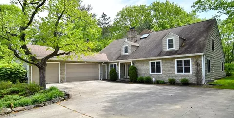 28650 Edgedale Rd, Pepper Pike, OH 44124