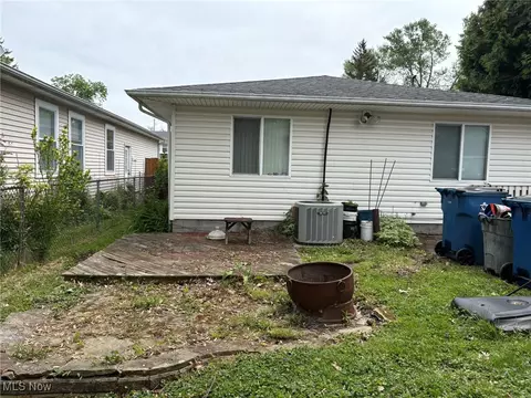 Exterior - 596 Tioga Trl, Willoughby, OH 44094 photo 3 of 4