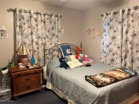 Bedroom - 596 Tioga Trl, Willoughby, OH 44094 photo 2 of 2