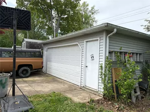 Exterior - 596 Tioga Trl, Willoughby, OH 44094 photo 4 of 4