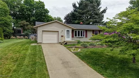1033 Ridgecrest Dr, Wooster, OH 44691
