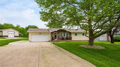 5070 Northcrest Dr, Nashport, OH 43830