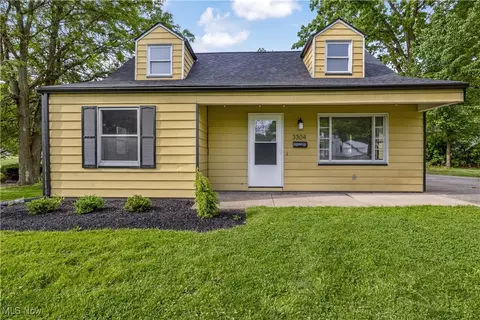 3304 Tangent St, Youngstown, OH 44502