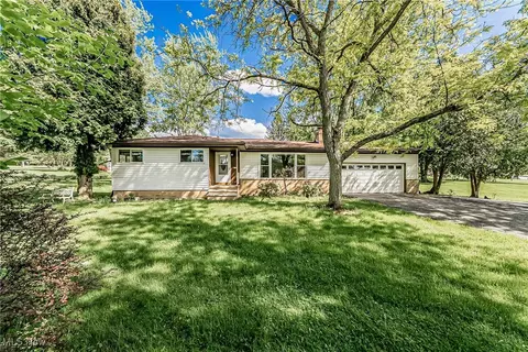 7901 Walton Rd, Walton Hills, OH 44146