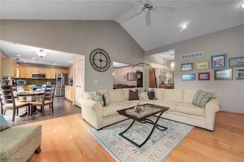342 Pemberton Dr, Elyria, OH 44035 photo 12