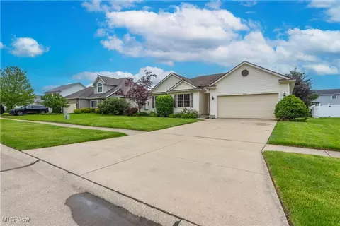 342 Pemberton Dr, Elyria, OH 44035 photo 4