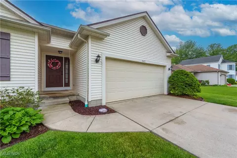 342 Pemberton Dr, Elyria, OH 44035 photo 6