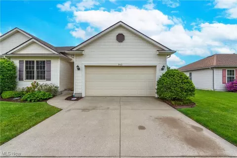 342 Pemberton Dr, Elyria, OH 44035 photo 2