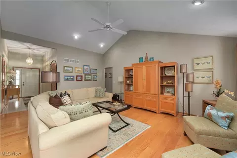 342 Pemberton Dr, Elyria, OH 44035 photo 9