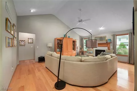 342 Pemberton Dr, Elyria, OH 44035 photo 11